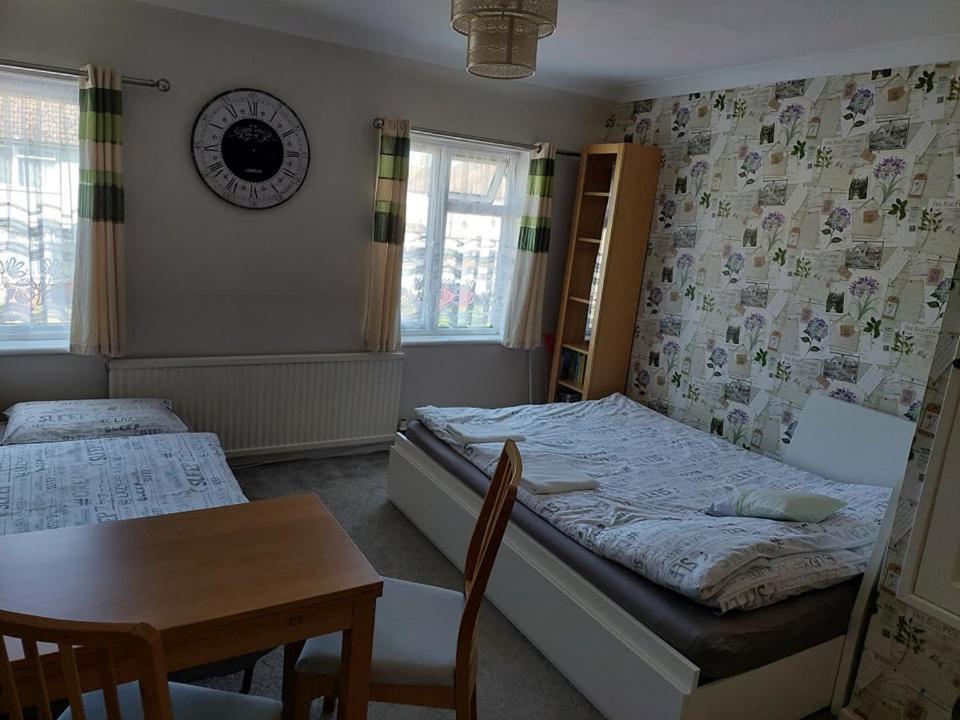 Home Accommodation Southampton Exterior foto